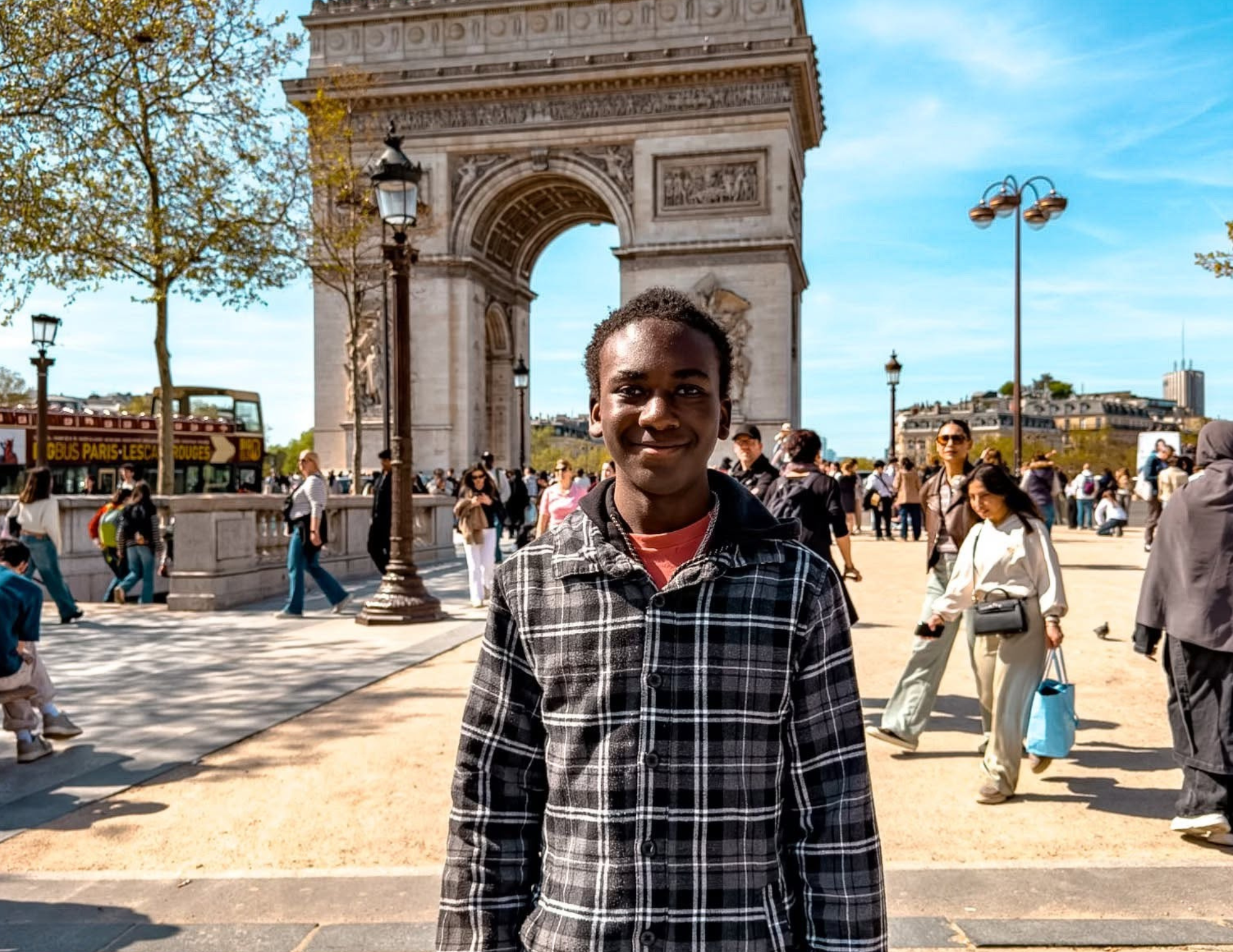 Paris Travel Guide (13).png